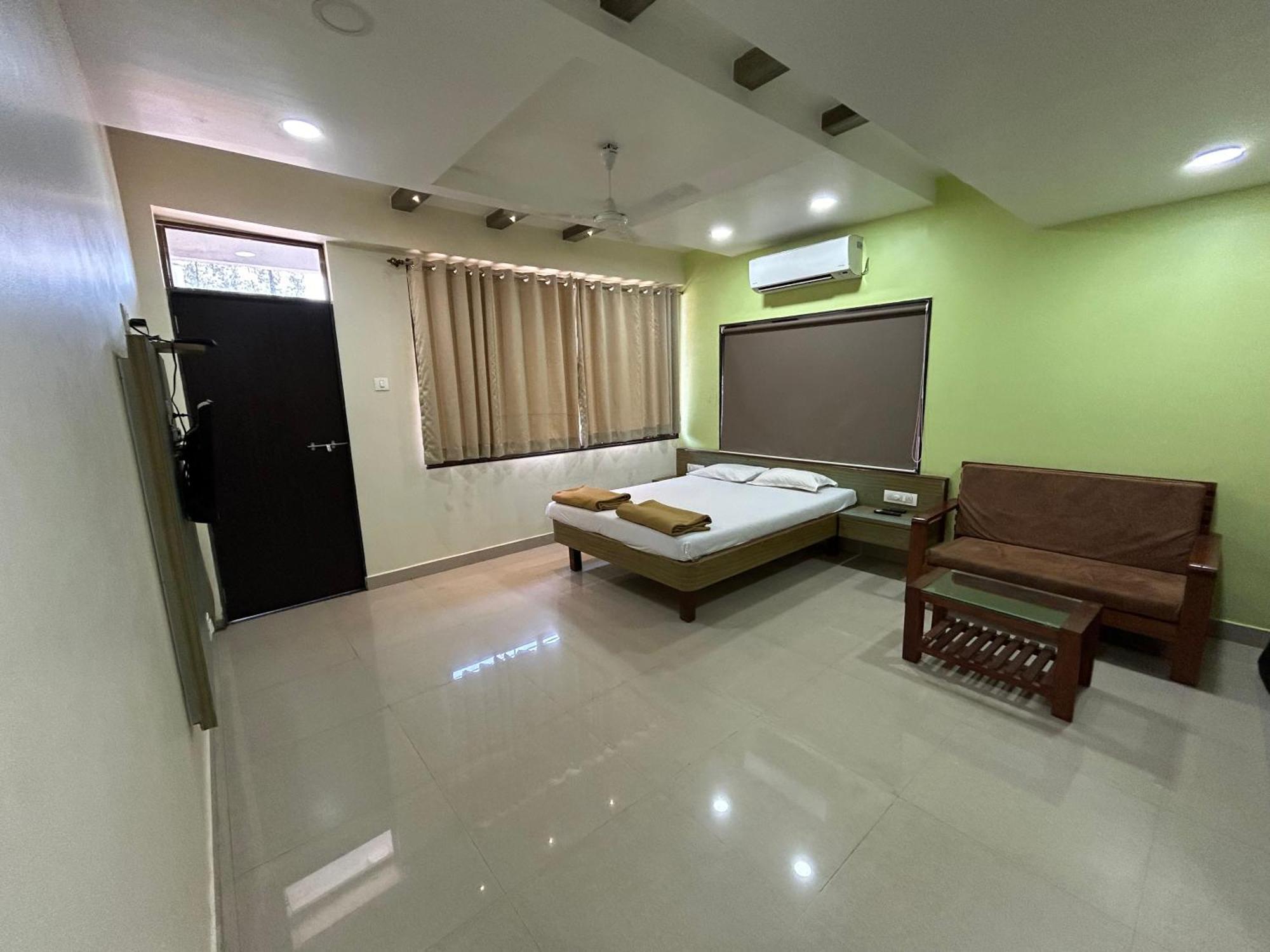 Hotel Aaba'S Gomantak Sawantwadi Ngoại thất bức ảnh
